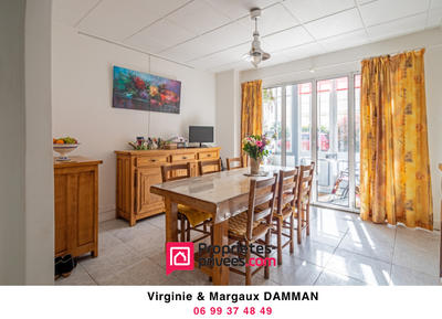 Maison - 326 m² - 15 pièces