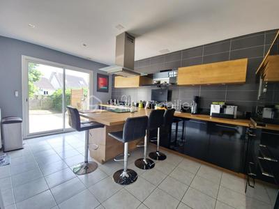 Maison - 220 m² - 7 pièces