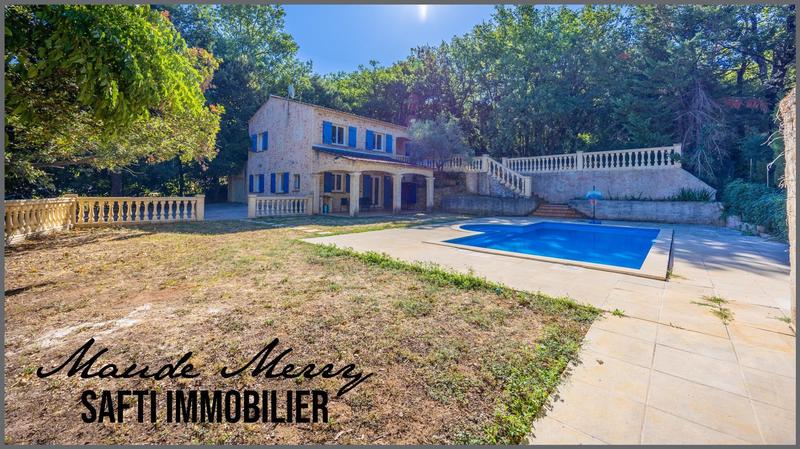 Villa - 160 m² - 8 pièces