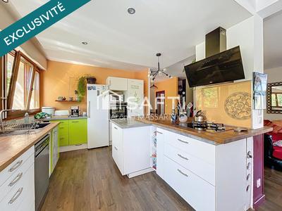 Maison - 205 m² - 8 pièces