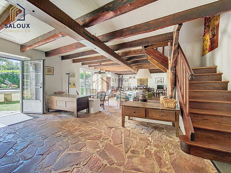 Maison - 185 m² - 6 pièces