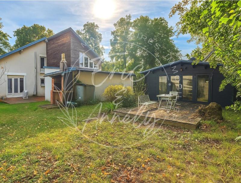 Maison - 200 m² - 7 pièces