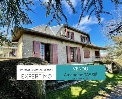 Maison - 230 m² - 8 pièces