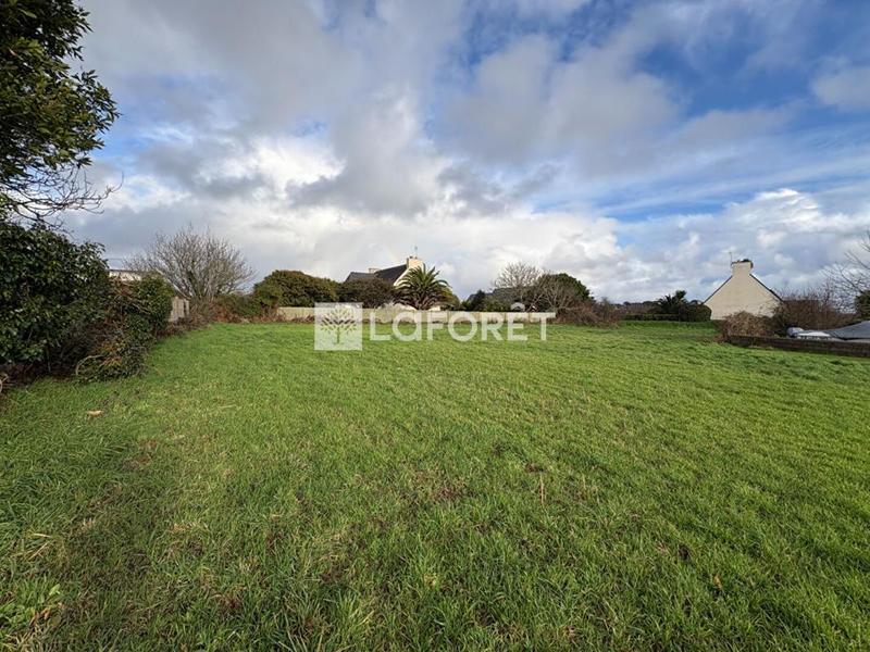 Terrain constructible - 2 020 m²