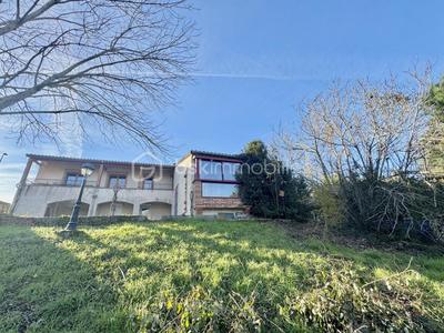 Maison traditionnelle - 200 m² - 6 pièces