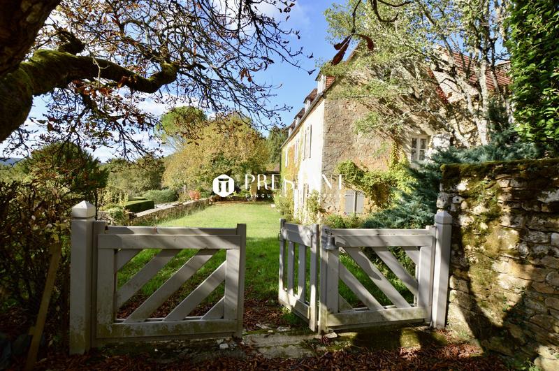 Maison - 250 m² - 8 pièces