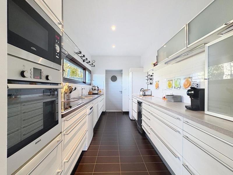 Maison - 213 m² - 5 pièces