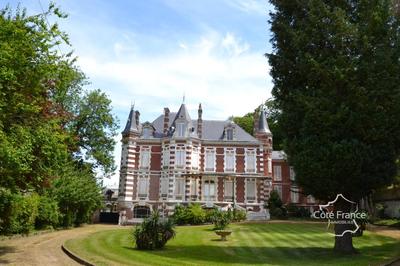 Château - 750 m² - 16 pièces