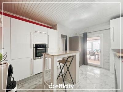 Maison - 93 m² - 4 pièces