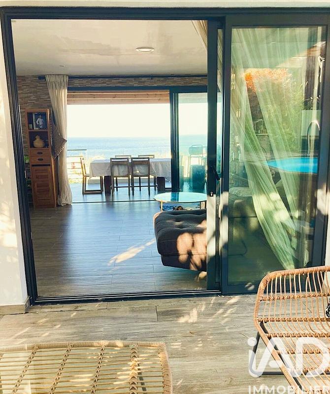 Maison - 208 m² - 6 pièces