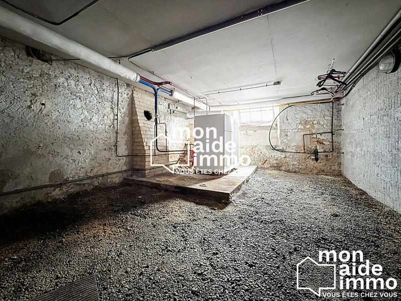 Maison - 240 m² - 9 pièces