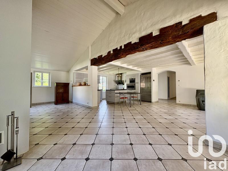 Maison - 225 m² - 9 pièces