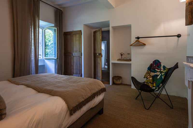 Maison - 450 m² - 12 pièces