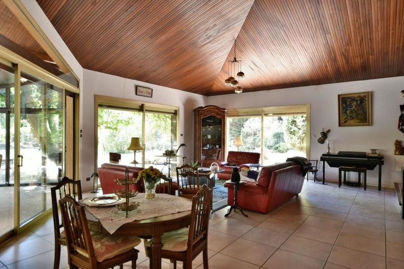 Maison - 252 m² - 10 pièces