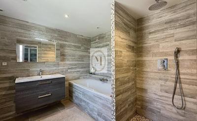 Maison - 199 m² - 7 pièces