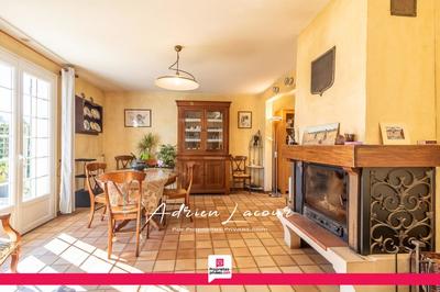 Maison - 152 m² - 8 pièces