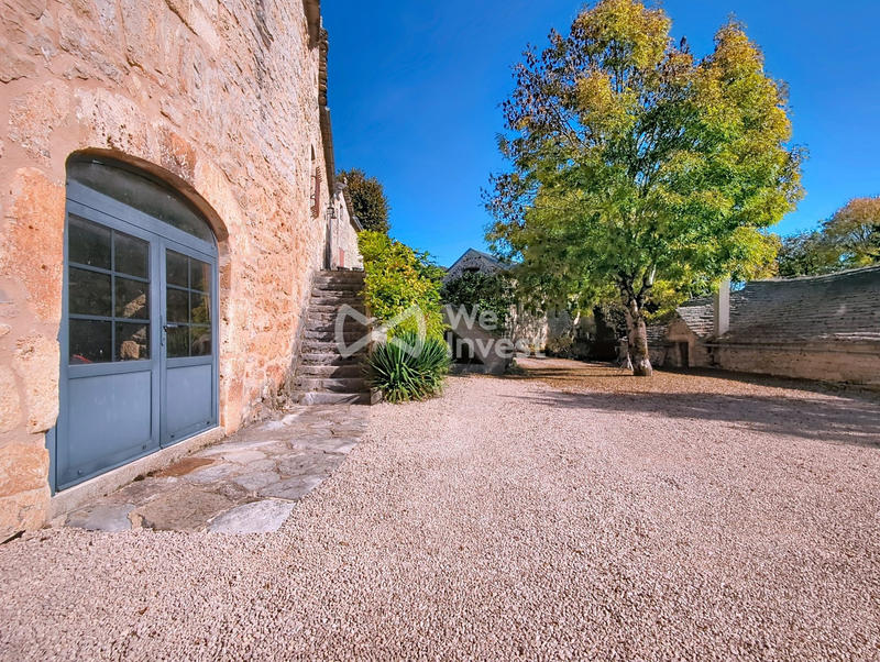 Maison ancienne - 475 m² - 8 pièces