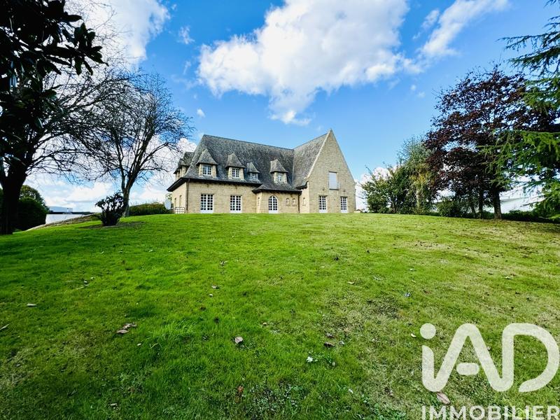 Maison - 480 m² - 12 pièces