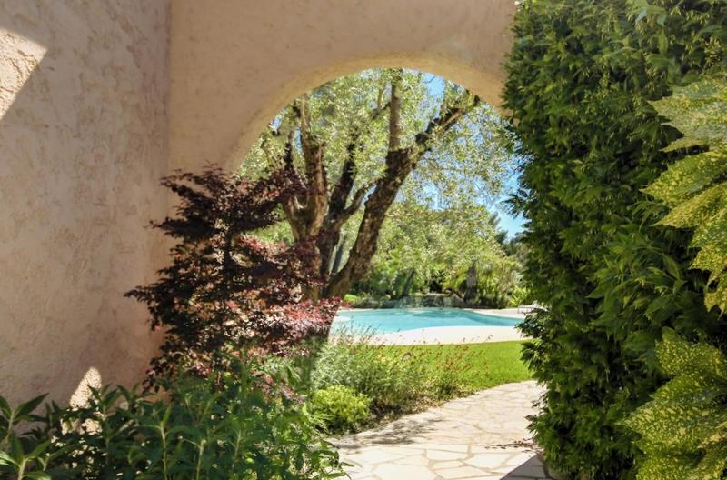 Villa - 540 m² - 13 pièces