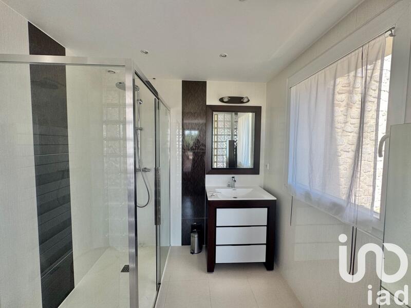 Maison - 380 m² - 10 pièces