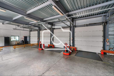 Entrepôt - 3 668 m²