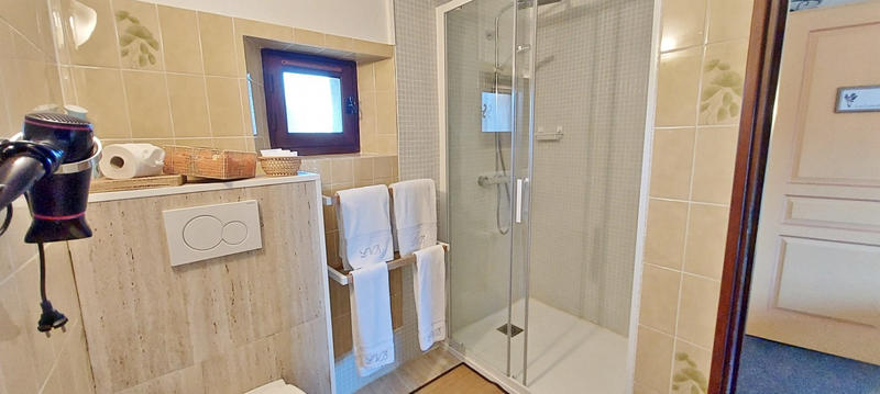 Maison - 480 m² - 16 pièces