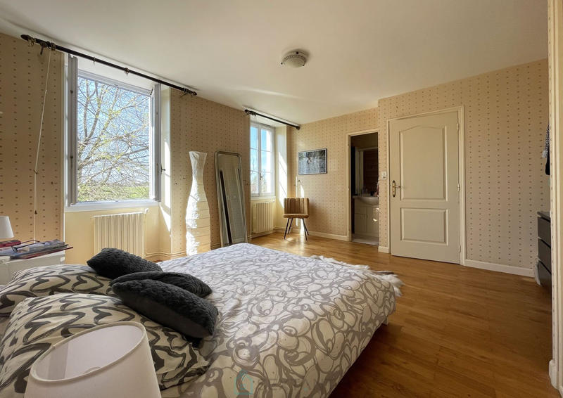 Maison - 200 m² - 7 pièces