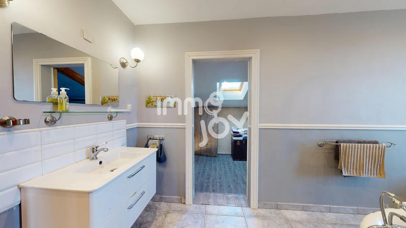 Maison - 308 m² - 6 pièces