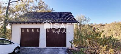 Maison - 310 m² - 9 pièces