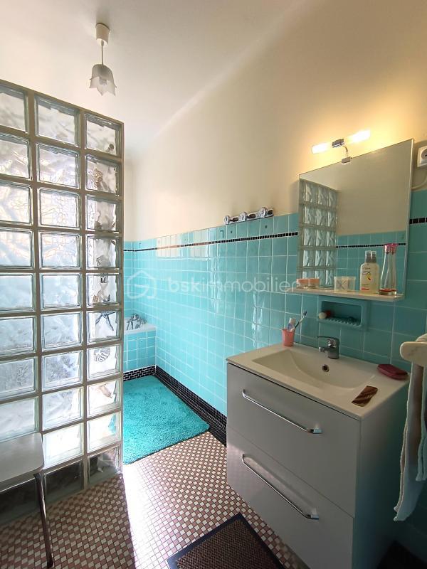 Maison traditionnelle - 150 m² - 8 pièces