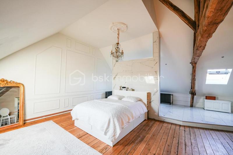 Maison de maîtres - 256 m² - 8 pièces