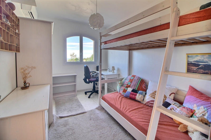 Villa - 249 m² - 11 pièces