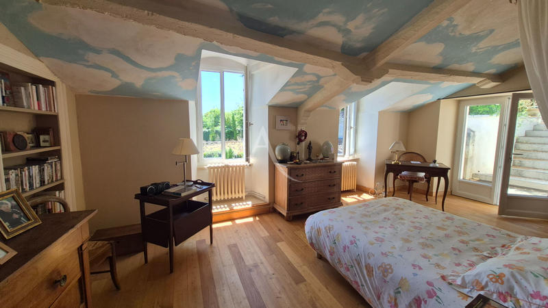 Maison - 379 m² - 12 pièces