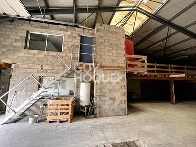 Local d'activité / Entrepôt - 260 m²