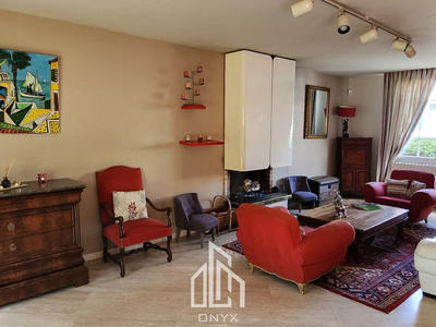 Maison - 224 m² - 9 pièces