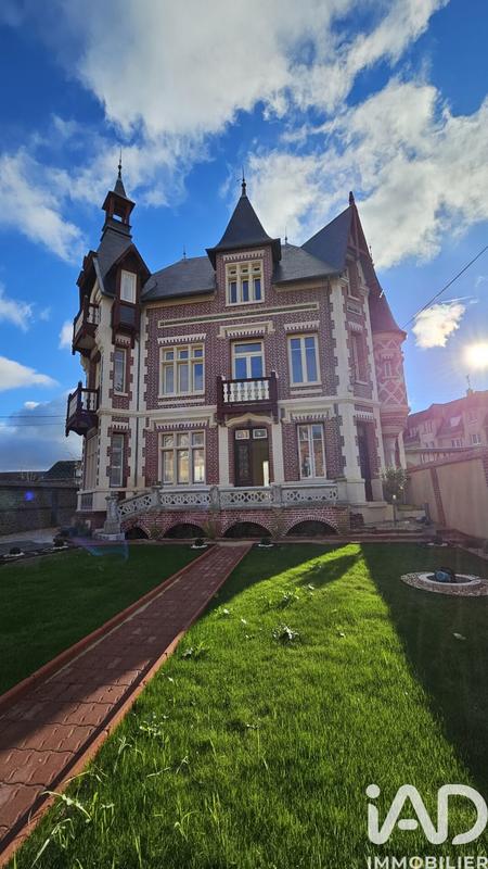 Maison - 378 m² - 13 pièces