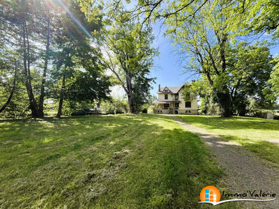 Maison - 189 m² - 7 pièces