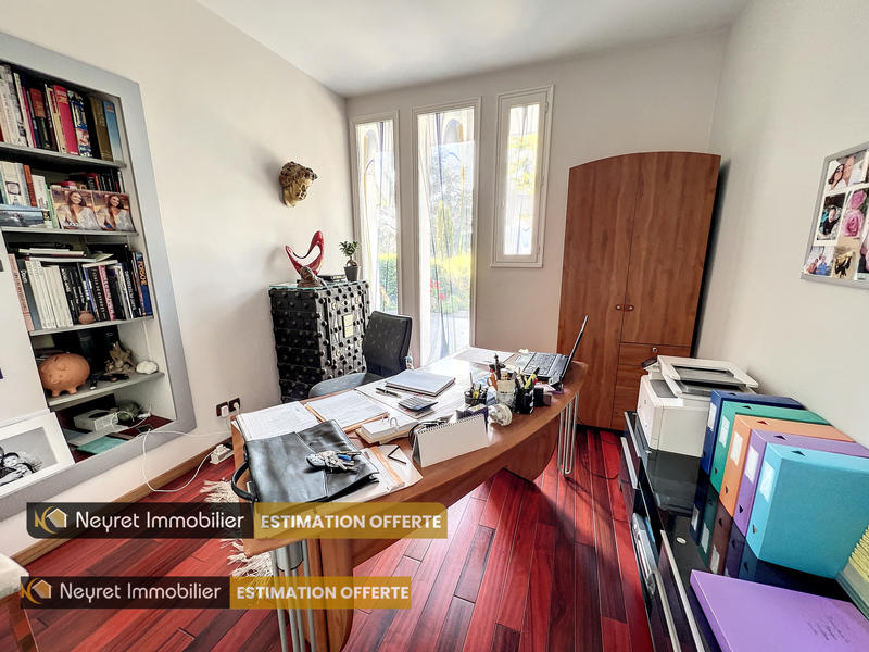 Villa - 225 m² - 8 pièces