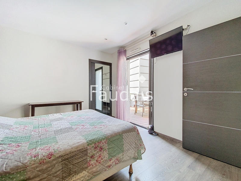 Maison - 224 m² - 8 pièces