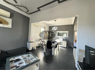 Maison - 99 m² - 5 pièces