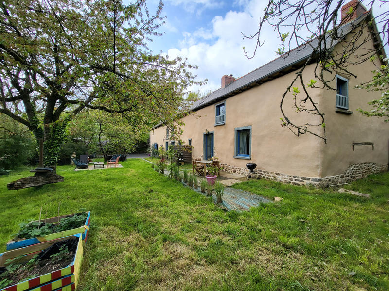 Propriété - 260 m² - 7 pièces