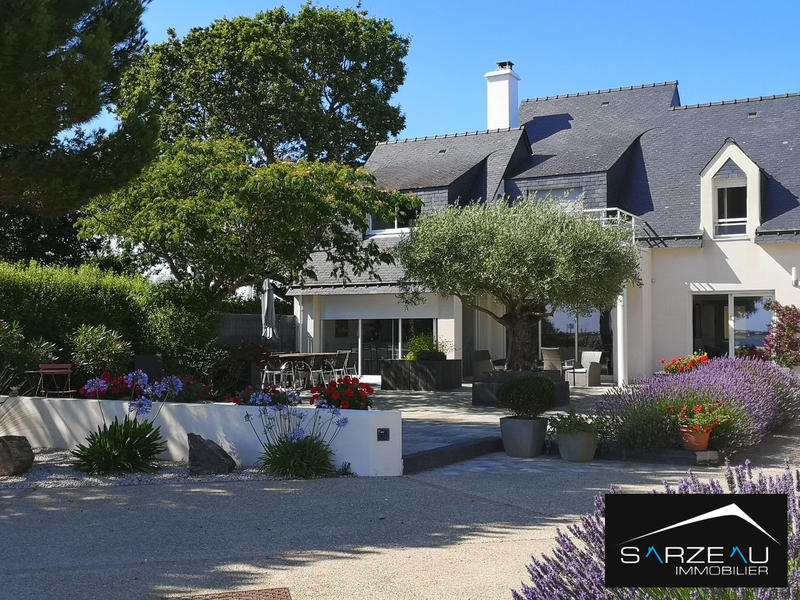 Maison - 212 m² - 10 pièces