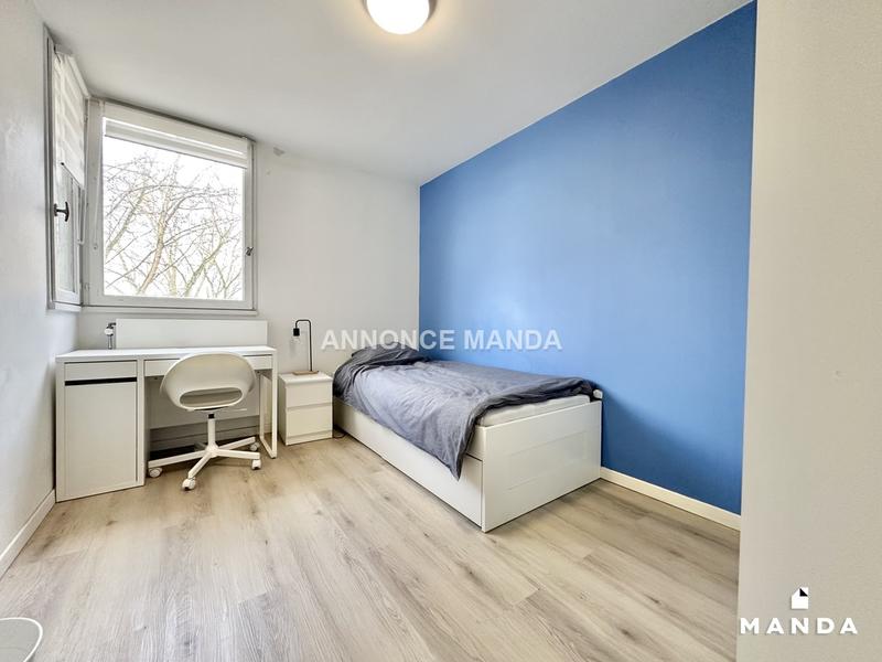 Chambre - 10 m² - 5 pièces