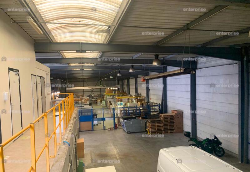 Local d'activité / Entrepôt - 700 m²