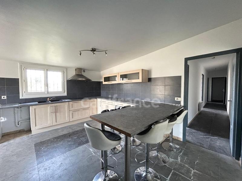 Maison - 209 m² - 3 pièces