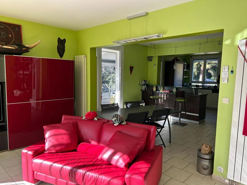 Maison - 210 m² - 10 pièces