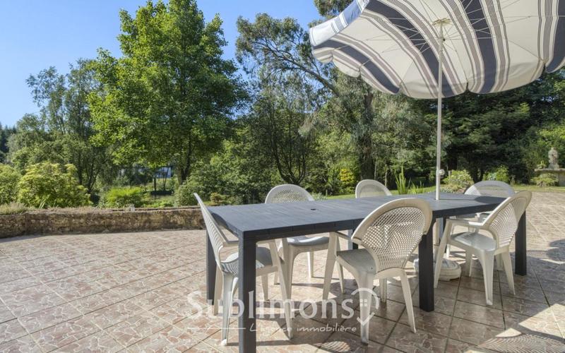 Propriété - 283 m² - 9 pièces