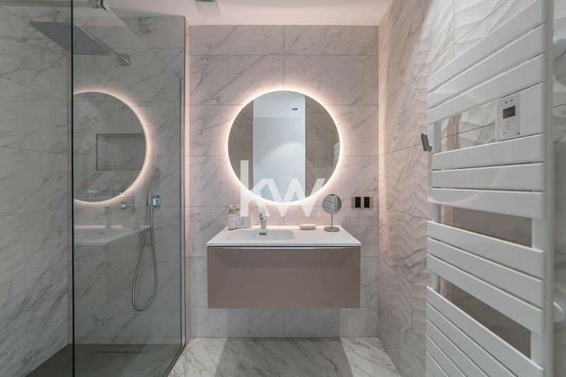 Demeure - 295 m² - 6 pièces