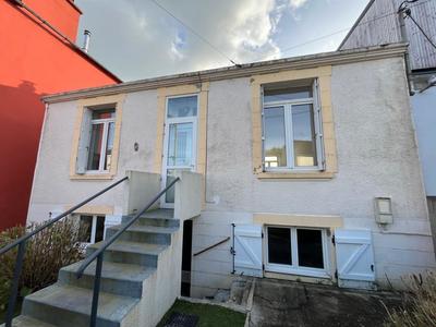 Maison - 110 m² - 4 pièces