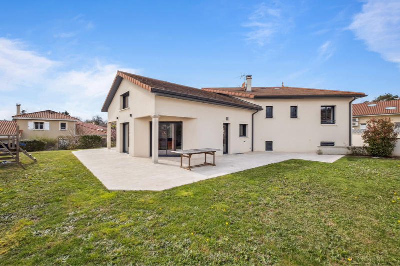 Maison - 140 m² - 6 pièces